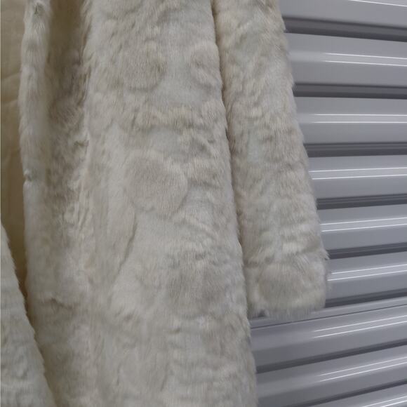 Donna Salyers Fabulous Furs Ivory Faux Fur Coat Plus 3X Long Plush Winter Jacket - Picture 7 of 10